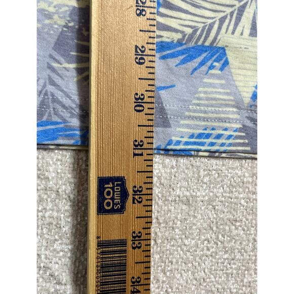 TravisMathew Men’s XL Blue Yellow Hawaiian Print 3 Button Short Sleeve Polo Golf - Picture 7 of 7